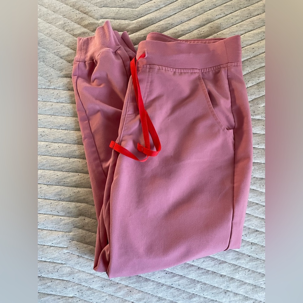 Figs Chalk Pink Zamora